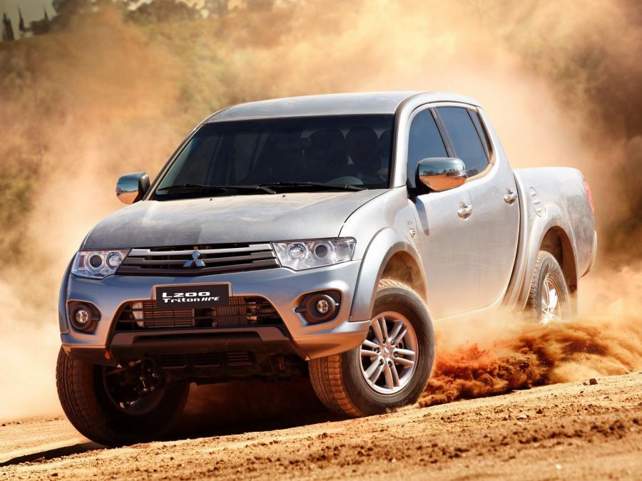  Mitsubishi L200 Triton HPE 2014 года  (фото 2 из 18)